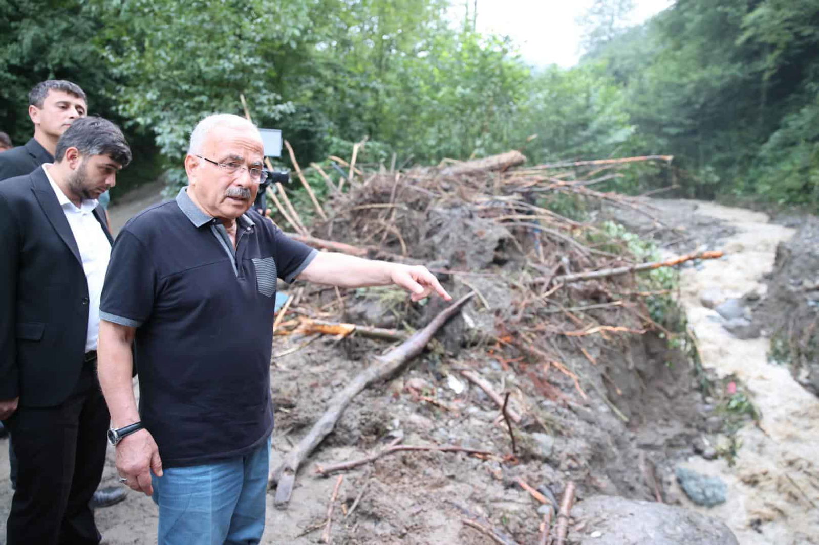 BAŞKAN GÜLER AFET BÖLGESİNDE (10)