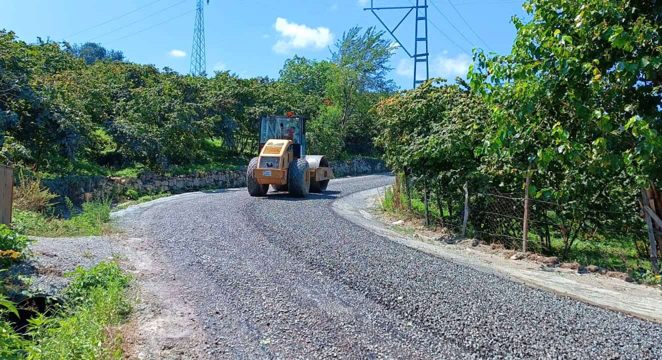 ÜNYE BAŞKÖY'DE YOL ÇALIŞMASI (2)