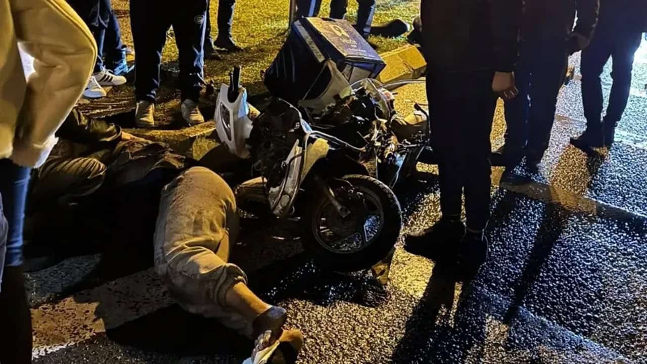 Fatsa'da Otomobil Motosiklete Çarptı