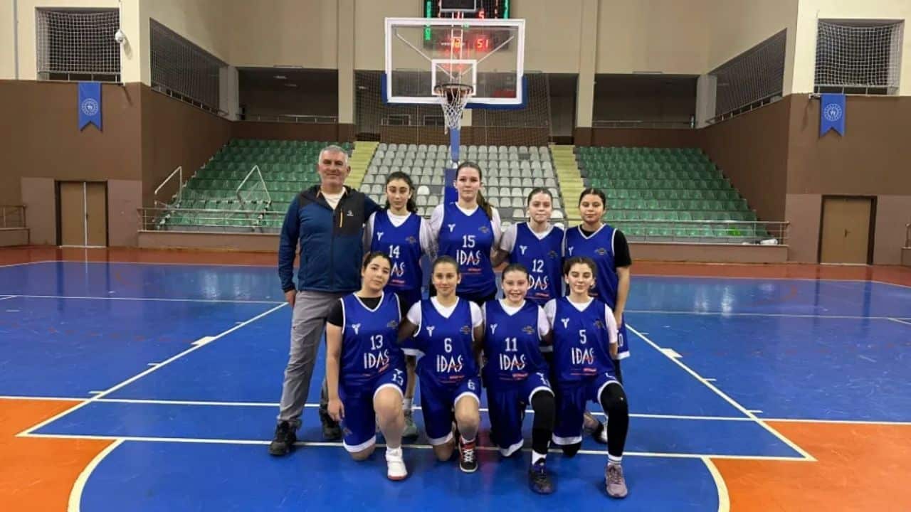 U16 Kadın Basketbol Takımları