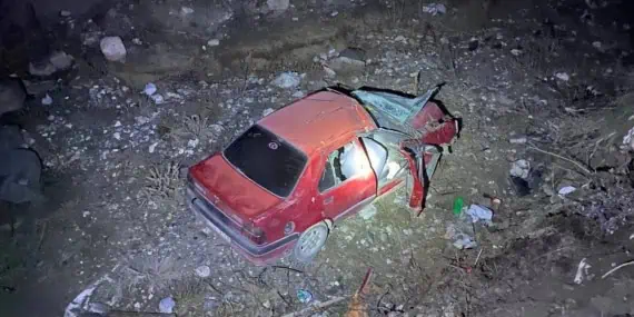 Dereye Düşen Otomobilde 1 Kişi Hayatını Kaybetti, 4 Kişi Yaralandı